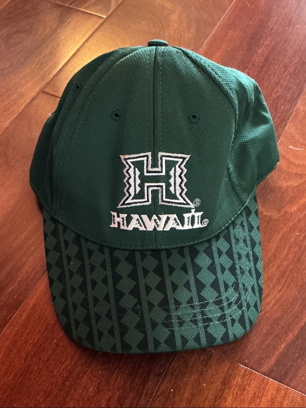 Green University of Hawaii Embroidered Baseball Cap